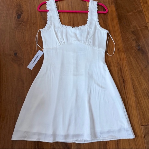 Princess Polly Dresses & Skirts - White Lace Trim Dress